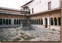 Veduta del chiostro di Sassovivo